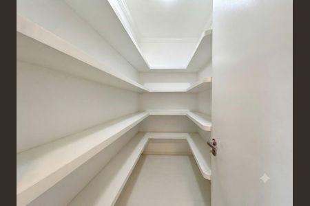 Apartamento para alugar com 134m², 2 quartos e 1 vaga Apartamento para alugar com 134m², 2 quartos e 1 vagaQuarto de Serviço