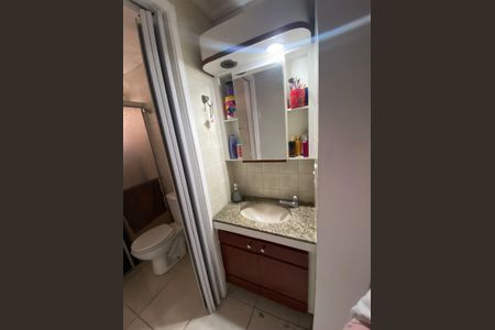 Banheiro de apartamento à venda com 2 quartos, 52m² em Jardim Martins Silva, São Paulo