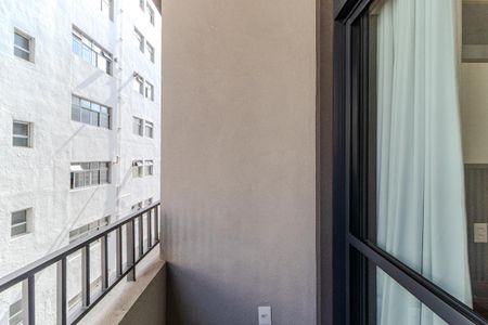 Varanda de kitnet/studio para alugar com 1 quarto, 24m² em Higienópolis, São Paulo