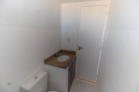 Banheiro de apartamento para alugar com 2 quartos, 55m² em Fonseca, Niterói