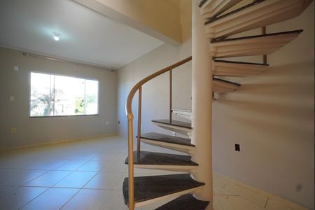 Escada de Acesso a Cobertura de casa para alugar com 2 quartos, 75m² em Real Parque, São José