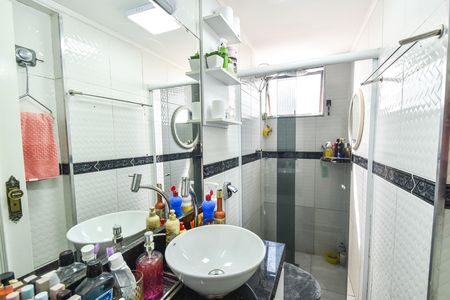 Banheiro de apartamento à venda com 2 quartos, 64m² em Liberdade, São Paulo