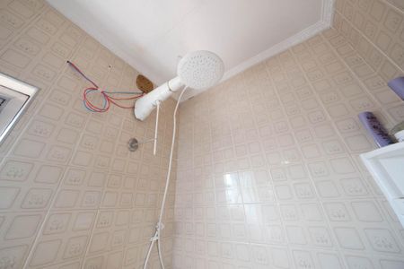 Banheiro de casa para alugar com 3 quartos, 150m² em Vila Nhocuné, São Paulo