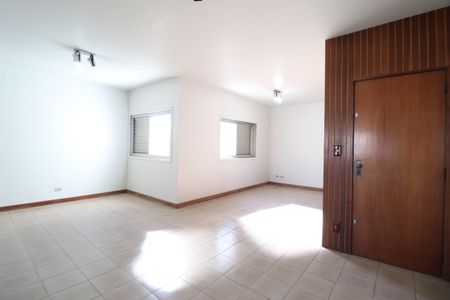 Apartamento para alugar com 230m², 3 quartos e 2 vagasSala