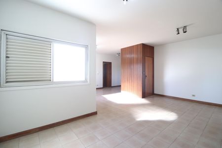 Apartamento para alugar com 3 quartos, 230m² em Saraiva, Uberlândia