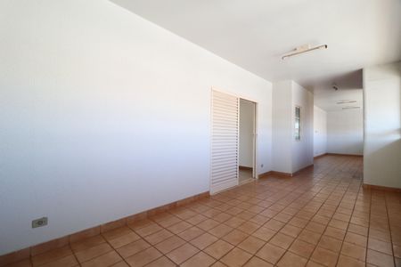 Apartamento para alugar com 230m², 3 quartos e 2 vagasVaranda