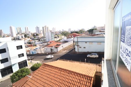 Plaquinha de apartamento para alugar com 3 quartos, 230m² em Saraiva, Uberlândia