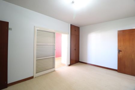 Apartamento para alugar com 230m², 3 quartos e 2 vagasQuarto 3 - Suíte