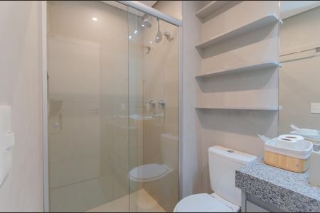 Banheiro de kitnet/studio para alugar com 1 quarto, 22m² em Vila Mariana, São Paulo