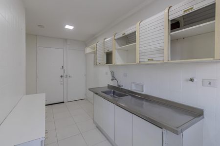 Cozinha de apartamento para alugar com 3 quartos, 100m² em Itaim Bibi, São Paulo