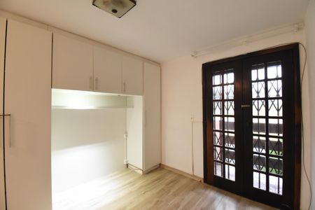 Casa à venda com 153m², 4 quartos e 2 vagasSuíte
