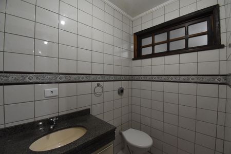 Casa à venda com 153m², 4 quartos e 2 vagasLavabo