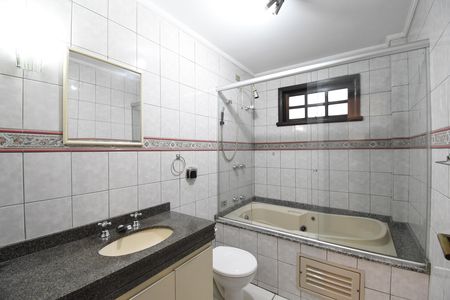 Casa à venda com 153m², 4 quartos e 2 vagasBanheiro da Suíte