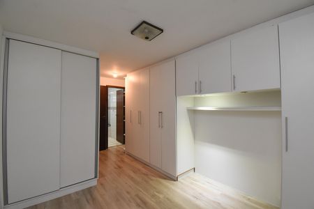Casa à venda com 153m², 4 quartos e 2 vagasSuíte