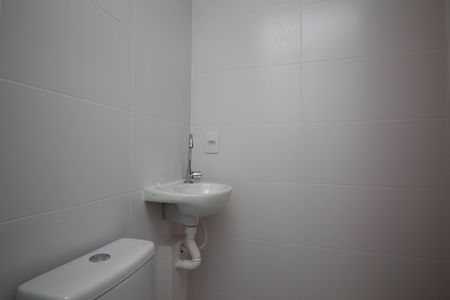 Banheiro Social  de apartamento à venda com 2 quartos, 51m² em Jardim Aida, Guarulhos