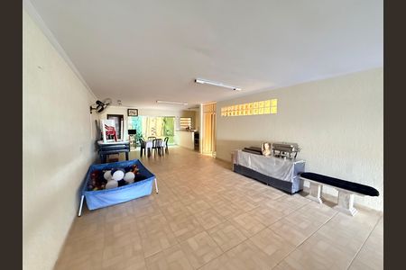 Casa à venda com 3 quartos, 222m² em Jardim São Paulo, São Paulo