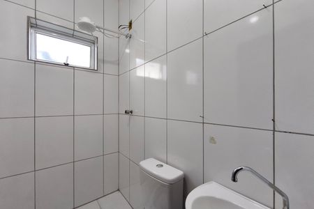 Banheiro de casa à venda com 2 quartos, 42m² em Cidade Satélite Íris, Campinas