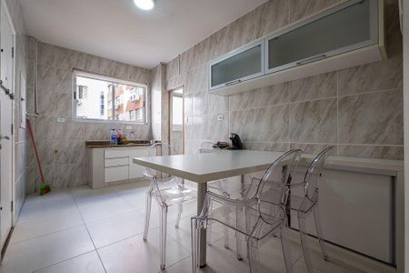 Cozinha de apartamento para alugar com 2 quartos, 85m² em Jardim Europa, São Paulo