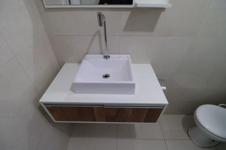 Banheiro  de apartamento para alugar com 2 quartos, 47m² em Jardim Florestan Fernandes, Ribeirão Preto
