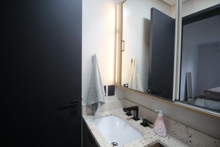 Apartamento à venda com 90m², 4 quartos e 1 vagaBanheiro da Suíte 1