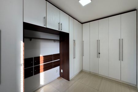 Apartamento para alugar com 72m², 3 quartos e 2 vagasQuarto 2