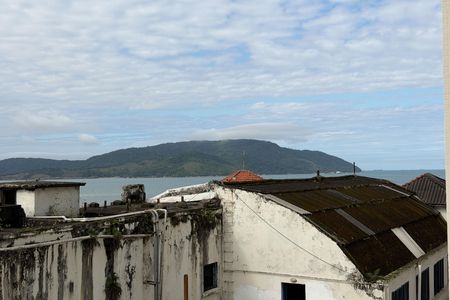 Vista da Cozinha e Área de Serviço de apartamento para alugar com 1 quarto, 45m² em Gonzaga, Santos