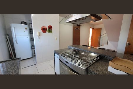 Apartamento para alugar com 136m², 3 quartos e 2 vagas Apartamento para alugar com 136m², 3 quartos e 2 vagascozinha