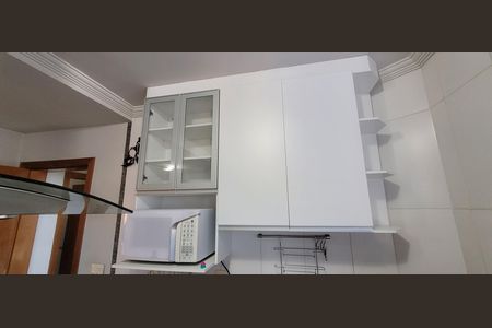 Apartamento para alugar com 136m², 3 quartos e 2 vagas Apartamento para alugar com 136m², 3 quartos e 2 vagasCozinha - Armários