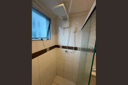 Banheiro de apartamento à venda com 2 quartos, 74m² em Vila Eldizia, Santo André