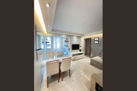 Sala de apartamento à venda com 2 quartos, 74m² em Vila Eldizia, Santo André