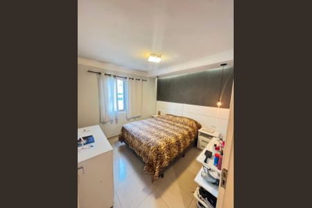 Quarto de apartamento à venda com 2 quartos, 74m² em Vila Eldizia, Santo André