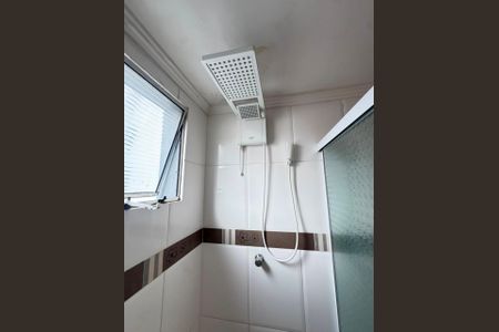 Banheiro de apartamento à venda com 2 quartos, 74m² em Vila Eldizia, Santo André