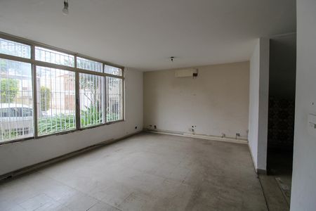 Casa à venda com 3 quartos, 182m² em Jardim Trussardi, São Paulo