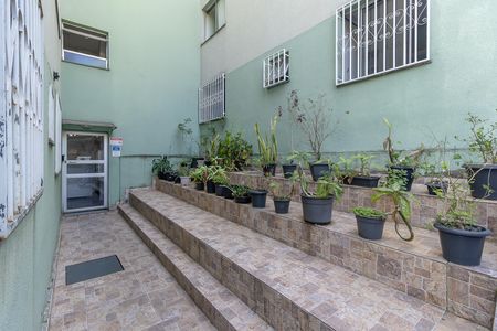 Hall de entrada de apartamento para alugar com 3 quartos, 70m² em Guarujá, Belo Horizonte