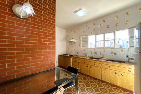 Cozinha de casa à venda com 6 quartos, 600m² em Coracao de Jesus, Belo Horizonte