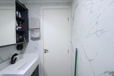 Apartamento à venda com 43m², 2 quartos e 1 vaga Apartamento à venda com 43m², 2 quartos e 1 vagaBanheiro