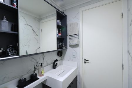 Apartamento à venda com 43m², 2 quartos e 1 vaga Apartamento à venda com 43m², 2 quartos e 1 vagaBanheiro