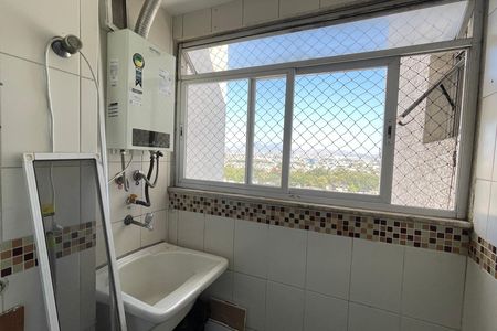 Apartamento para alugar com 65m², 3 quartos e 1 vagaÁrea de Serviço