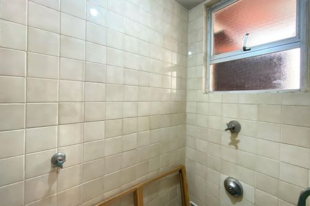 Apartamento à venda com 80m², 2 quartos e 1 vaga Apartamento à venda com 80m², 2 quartos e 1 vagaBanheiro de serviço
