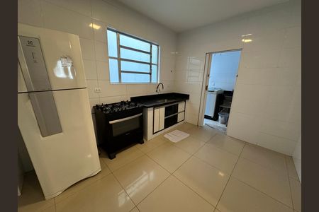 Cozinha de apartamento para alugar com 3 quartos, 90m² em Centro, São Vicente