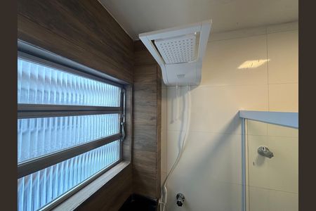 Banheiro de apartamento para alugar com 3 quartos, 90m² em Centro, São Vicente