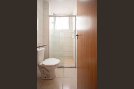 Banheiro Social de apartamento para alugar com 2 quartos, 48m² em Chacaras Reunidas Santa Terezinha, Contagem