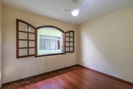 Casa à venda com 150m², 3 quartos e 2 vagas Casa à venda com 150m², 3 quartos e 2 vagasQuarto 1
