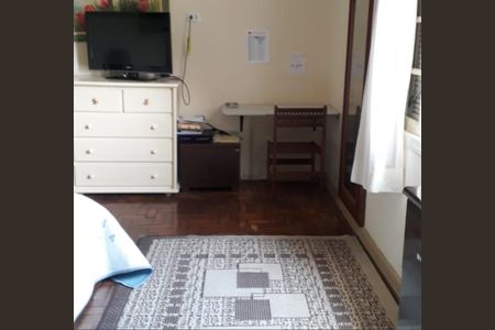 Casa à venda com 180m², 3 quartos e 2 vagas Casa à venda com 180m², 3 quartos e 2 vagasQuarto