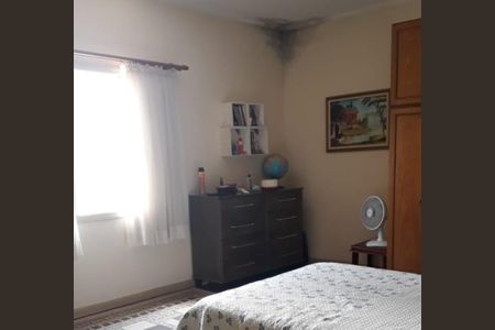 Casa à venda com 180m², 3 quartos e 2 vagas Casa à venda com 180m², 3 quartos e 2 vagasQuarto