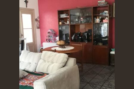 Casa à venda com 180m², 3 quartos e 2 vagas Casa à venda com 180m², 3 quartos e 2 vagasSala
