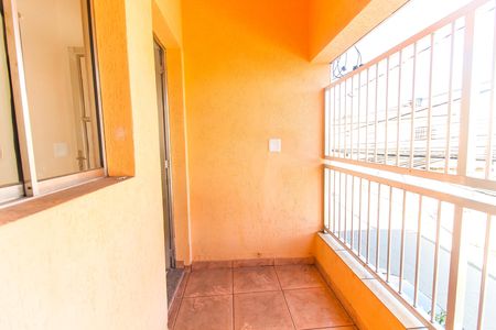 Casa para alugar com 56m², 1 quarto e 1 vaga Casa para alugar com 56m², 1 quarto e 1 vagaVaranda