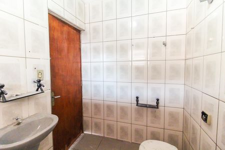 Casa para alugar com 56m², 1 quarto e 1 vaga Casa para alugar com 56m², 1 quarto e 1 vagaBanheiro