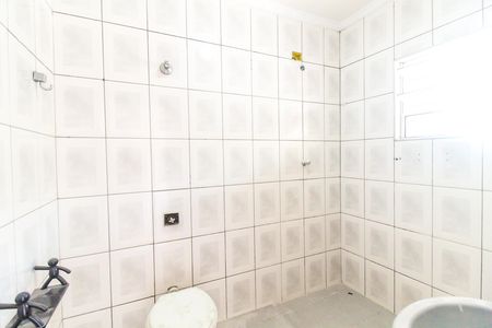 Casa para alugar com 56m², 1 quarto e 1 vaga Casa para alugar com 56m², 1 quarto e 1 vagaBanheiro