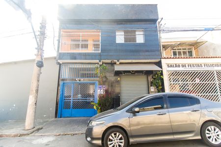 Fachada + Placa de casa para alugar com 1 quarto, 56m² em Lageado, Ferraz de Vasconcelos